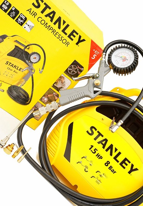 STANLEY KOMPRESOR BEZOLEJOWY SPRĘŻARKA + ZESTAW