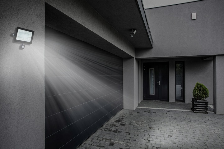 HALOGEN Naświetlacz CZUJNIK ruchu LAMPA LED 50W IP66 Reflektor 6000LM