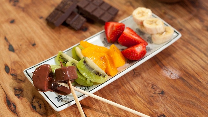 ZESTAW DO FONDUE FOUNDE ELEKTRYCZNY GARNEK DLA 8 OSÓB 1500W 3L 8 X WIDELEC