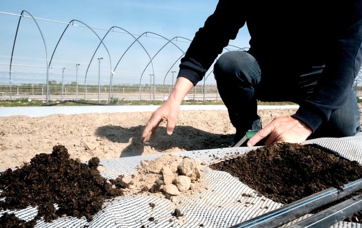 Węgiel brunatny do gleby CARBOMAT ECO 20 L (pH 4,5 - 5,0)