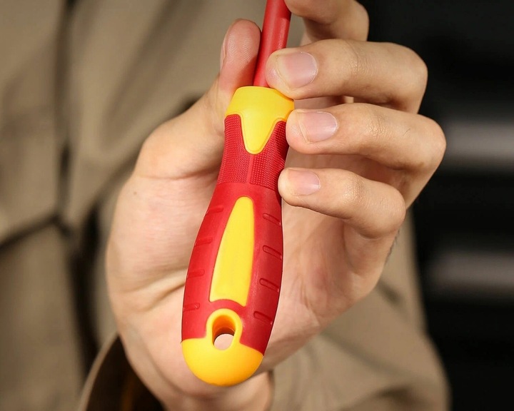 ZESTAW WKRĘTAKÓW WKRĘTAKI ŚRUBOKRĘTY IZOLOWANE DLA ELEKTRYKA 1000V 7