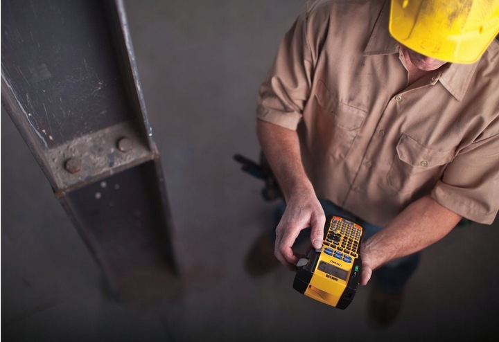 ORYGINALNA Taśma DYMO IND Rhino poliestrowa 9mm x 5,5m biała / czarny