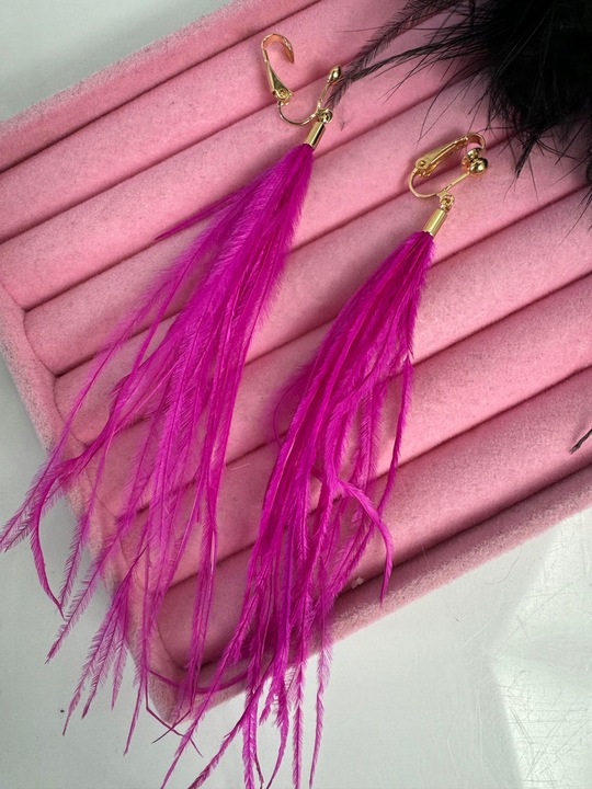 Klipsy do uszu długie pióra w kolorze fuksji zwiewne c39