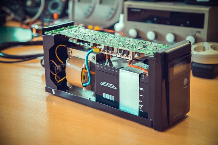 AKUMULATOR ŻELOWY 12V 9Ah (wymiar 7Ah 7,2Ah 8Ah) UPS BEZOBSŁUGOWY ŻYWOTNOŚĆ