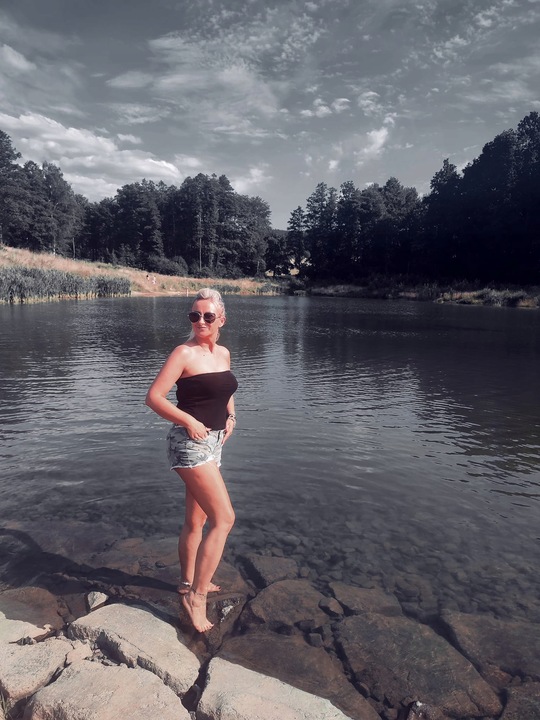 Krótki TOP DAMSKI plażowy tuba bluzka bez ramiączek 36/S czarny