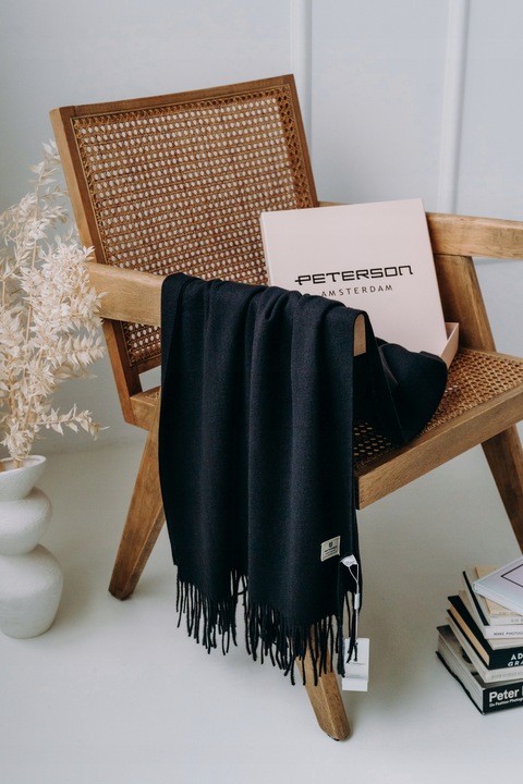 Peterson szal elegancki damski z frędzlami modny duży gładki na