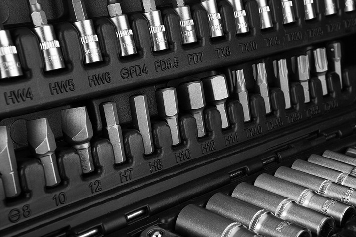 Zestaw Kluczy Nasadowych 110 Elementów 1/2", 1/4" Walizka NEO TOOLS