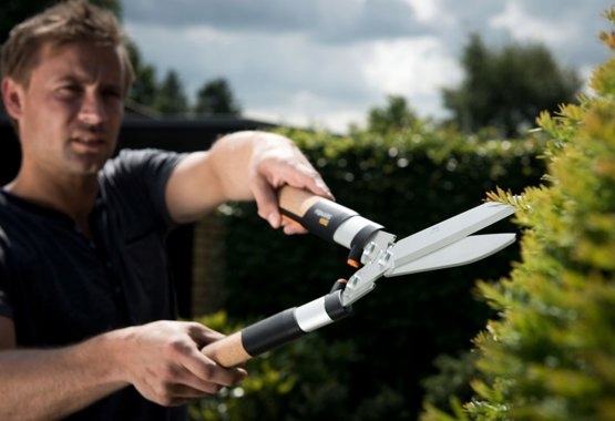 FISKARS NOŻYCE SEKATOR NOŻYCOWY DO ZYWOPŁOTU GAŁĘZI KRZEWÓW HS21