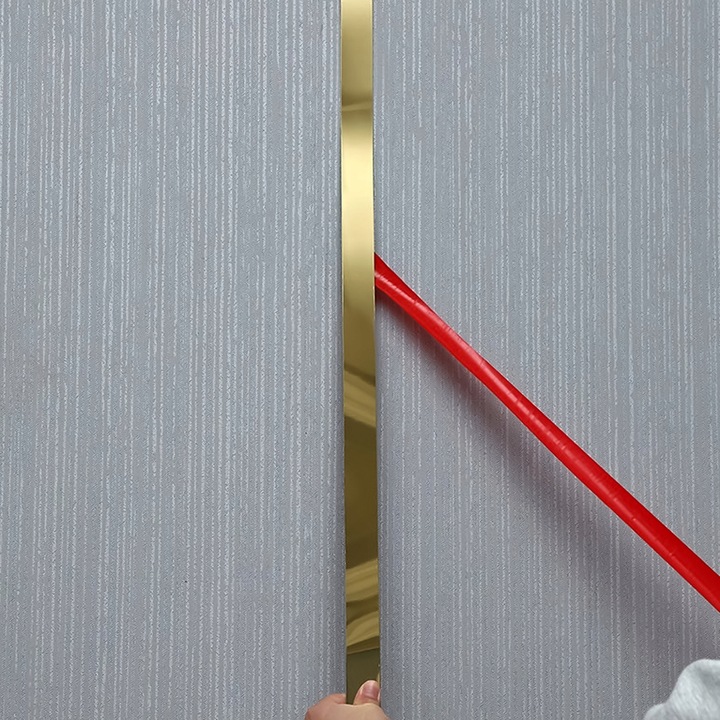 Listwa Dekoracyjna SAMOPRZYLEPNA Złota POŁYSK Taśma Ozdobna 2cm x 2,44m