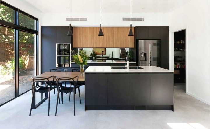 SZUFELKA AUTOMATYCZNA KITVAC CZARNA + PRZYŁĄCZE 85