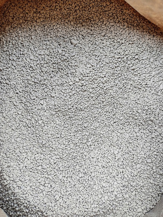 KREDA PASTEWNA WAPNO DLA KUR NIOSEK 25KG DLA BYDŁA GRUBA GRUBOZIARNISTA