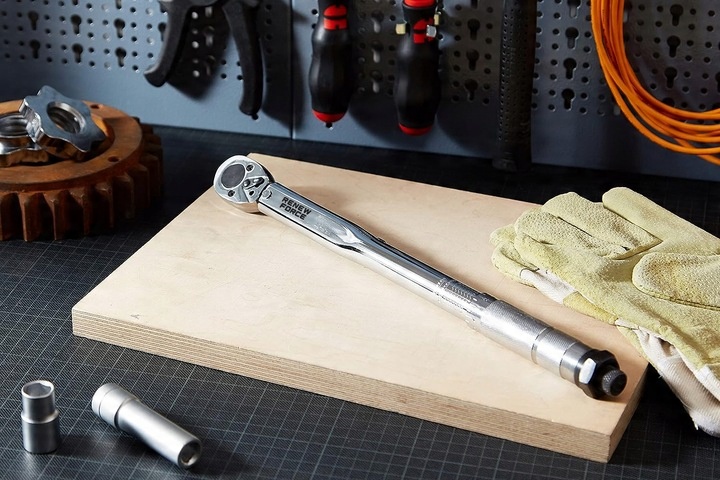 Klucz Dynamometryczny 3/8 7-112nm 370mm z Blokadą Dwukierunkowy z Etui