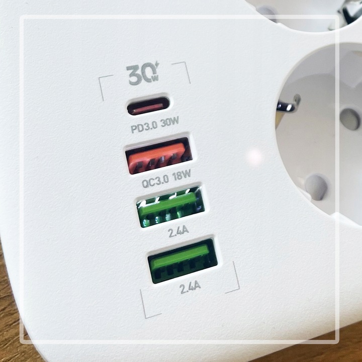 Listwa zasilająca SMART WiFi USB TUYA QC3.0 PD LED