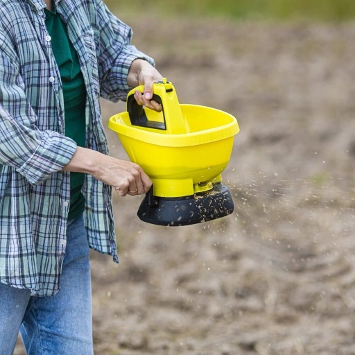 SIEWNIK do NAWOZU TRAWY poplonów 2,7L ręczny z regulacją