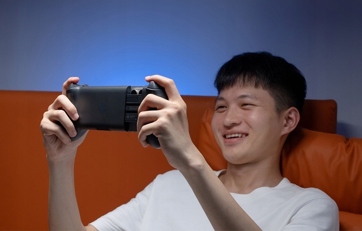 GameSir G8+ Kontroler z Uchwytem na Telefon Gamepad PC Android Hall Effect