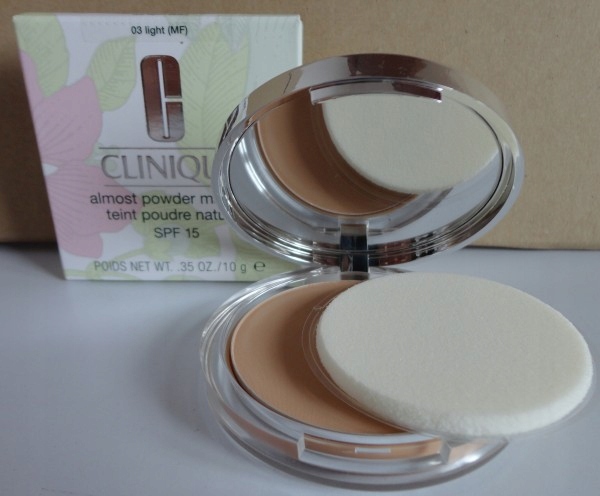 CLINIQUE PODKŁAD W KOMPAKCIE LIGHT 03