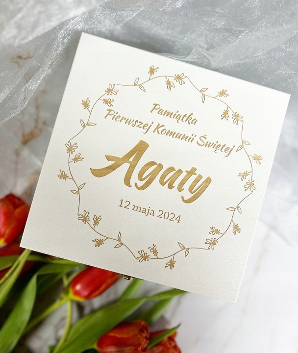 Prezent pudełko komunia białe grawer pamiątka imię Pamiątka Komunijna