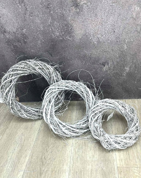 WIANEK WIKLINOWY WIANEK Z PATYKÓW 35CM STROIK