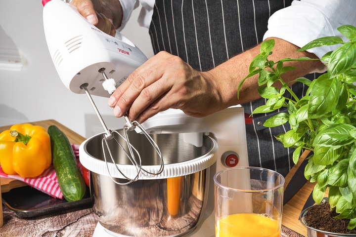 Mikser ręczny z misą biały 700W MPM MMR-21Z