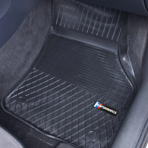 Wycieraczki samochodowe korytka z logo Performance