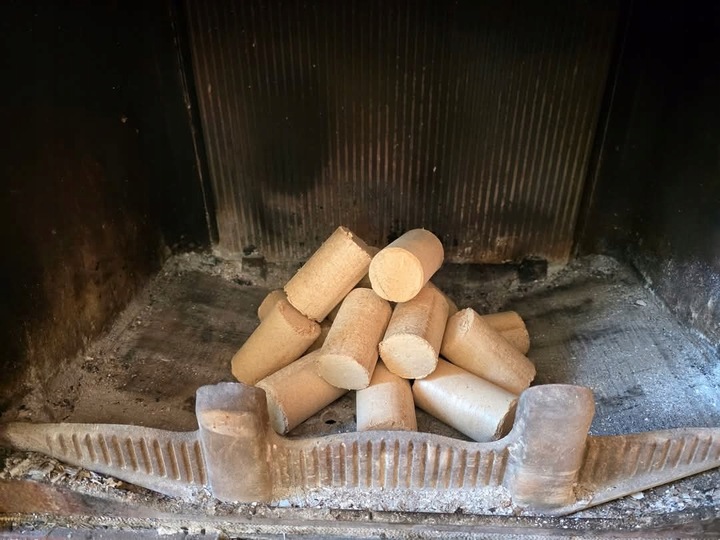 Brykiet liściasty dębowy walec opał 20KG kominek piec