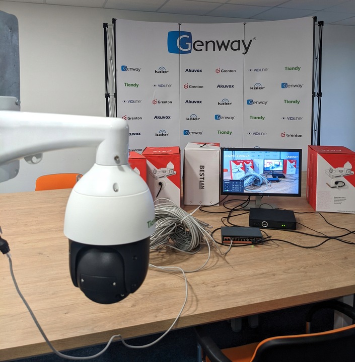 Kabel sieciowy zewnętrzny ziemny nieekranowany UTP 5E ŻEL 305m