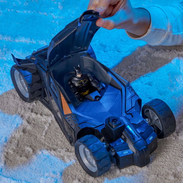 ZESTAW BATMAN BATMOBILE ZDALNIE STEROWANY + FIGURKA POJAZD AUTO RC PILOT