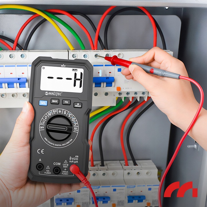 Multimetr Cyfrowy Miernik Prądu Elektryczny Tester LCD Zestaw Przewody