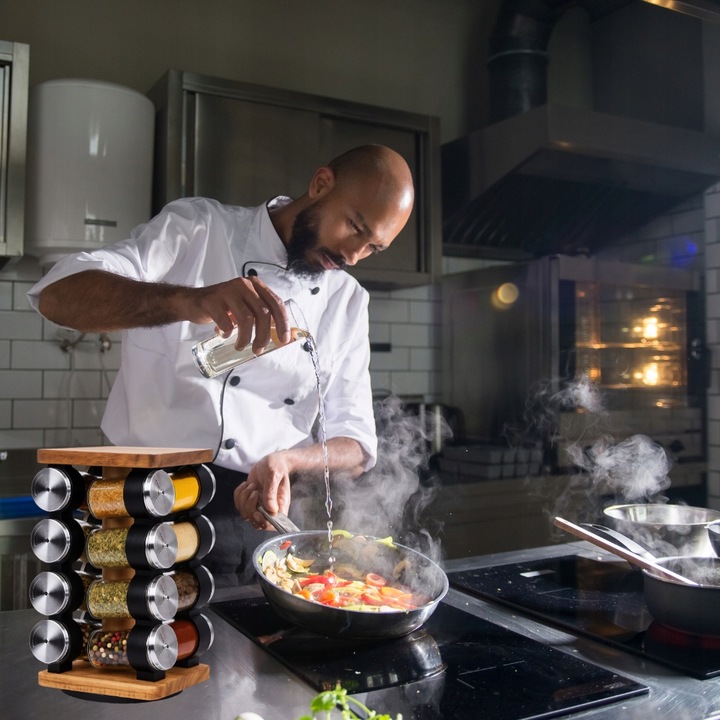 POJEMNIKI NA PRZYPRAWY STOJAK PRZYPRAWNIK OBROTOWY Drewniany 16 SŁOICZKÓW