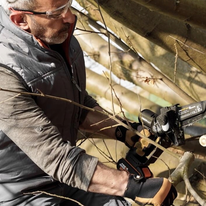 Minipilarka akumulatorowa do gałęzi WORX WG325E.9