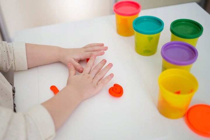 Ciastolina PLAY-DOH maszynka do lodów MAGICZNA LODZIARNIAUNICORN 8 foremek