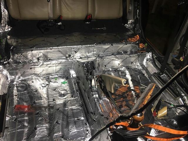 AB-2 MATA WYGŁUSZAJĄCA BUTYLOWA BITUMICZNA 400x50 wygłuszenie para