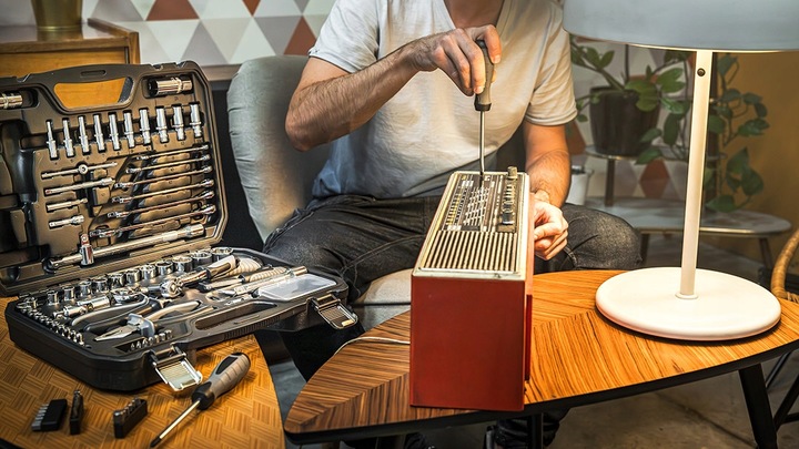 Zestaw Narzędzi NEO TOOLS M4K Garage, 90 el. Klucze Nasadowe Walizka