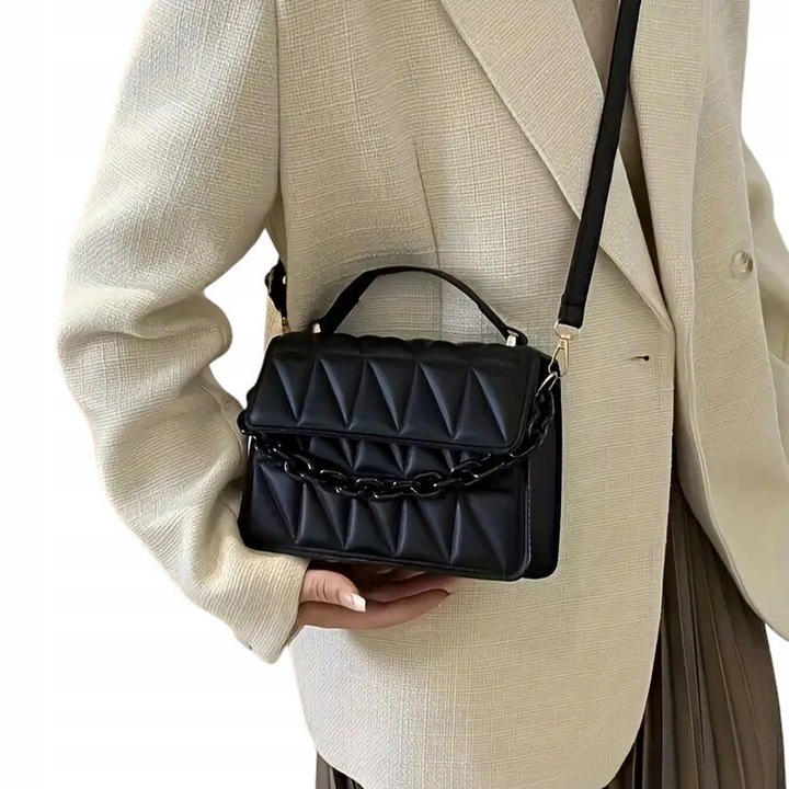 Torebka Damska CZARNA Pikowana z Łańcuchem na Ramię do Ręki