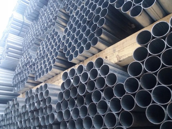 Słupek ogrodzeniowy ocynk fi 42 na 2,3m + kapturek