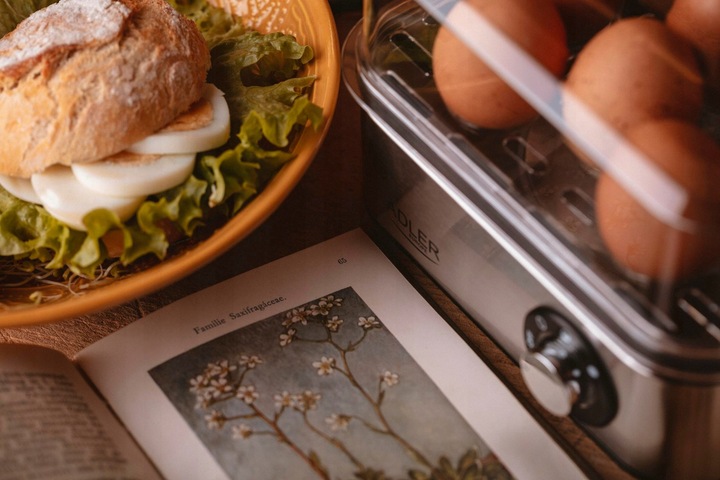 Jajowar AD 4486 na 8 jaj – Idealne Jajka na Miękko i Twardo