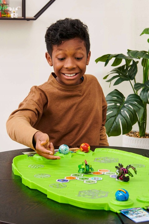 ZESTAW BAKUGAN BATTLE ARENA EVO LEONIDAS + FIGURKA