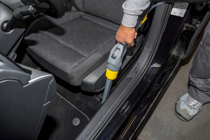 ODKURZACZ PIORĄCY PUZZI 8/1 KARCHER | 1.100-240.0