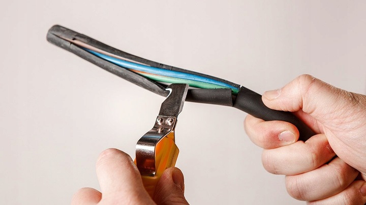 Ściągacz izolacji z hakiem nóż elektryka 180mm 01-547 NEO TOOLS