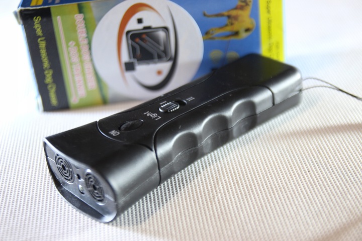 Odstraszacz Psów Ultradźwiękowy Głośny Mocny 130dB MP036 3w1 LED