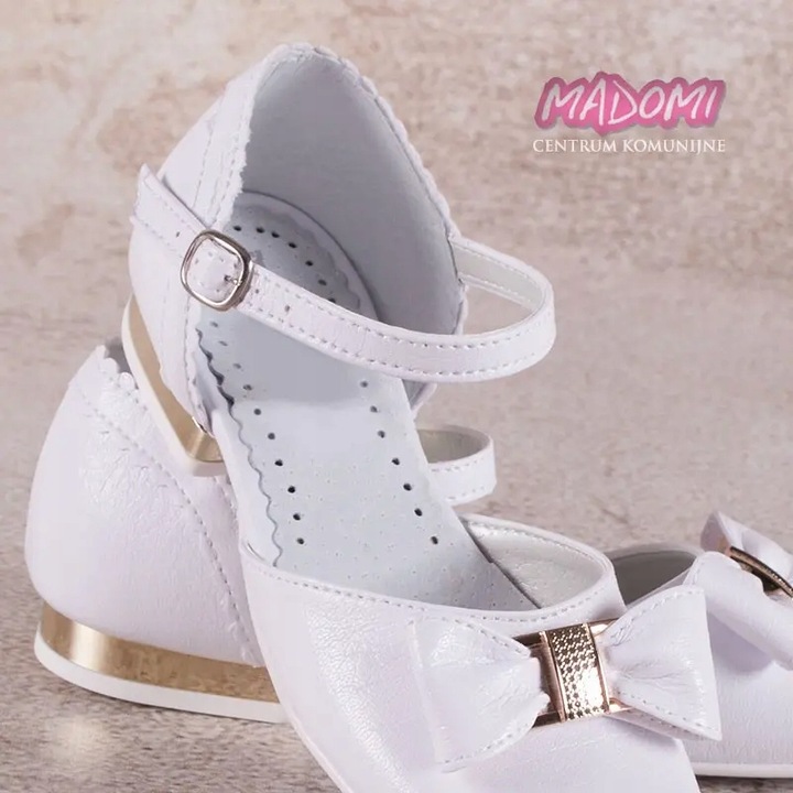 Polskie buty komunijne dla dziewczynki białe obuwie do komunii OM672-39