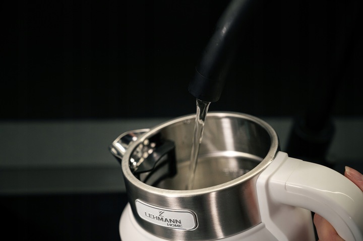 CZAJNIK ELEKTRYCZNY BEZPRZEWODOWY 2200W MOCNY BIAŁY STALOWY DUŻY 2,0L