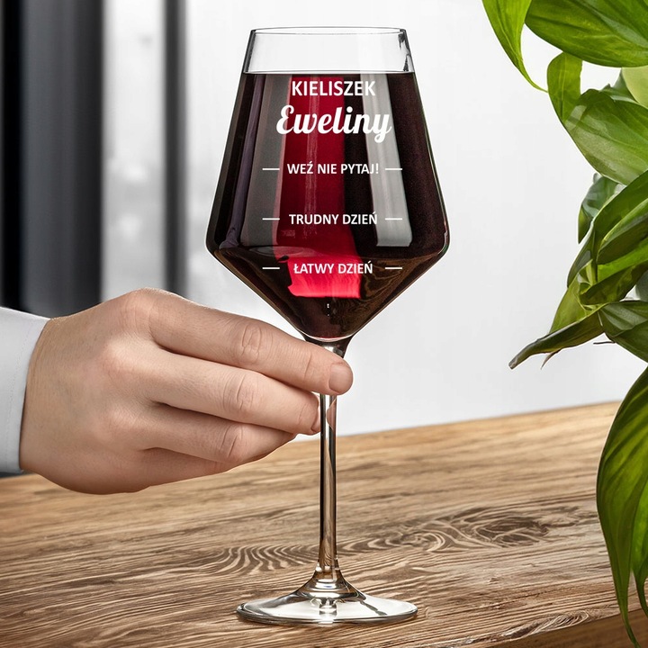 KIELISZEK DO WINA Z GRAWEREM prezent dla żony dziewczyny kobiety mamy 18-99