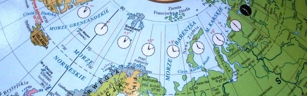 Globus 320mm PODŚWIETLANY 2w1 BIAŁA STOPKA DREWNO, + aplikacja , NA PREZENT