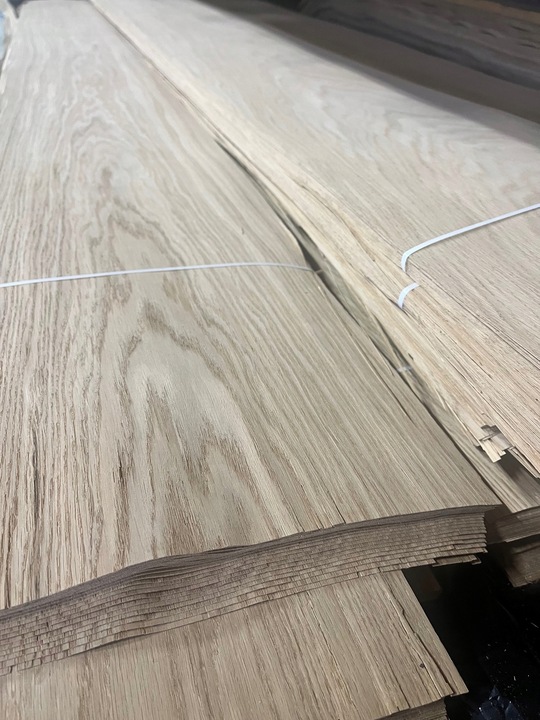 fornir naturalny dębowy Dąb Flader A klasa 0,6 mm 2,20 - 3,50 m