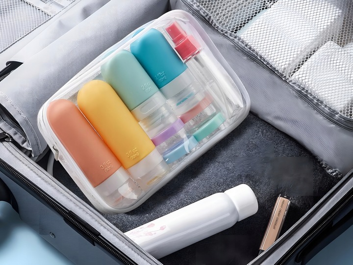 KOSMETYCZKA PODRÓŻNA POJEMNIKI DO SAMOLOTU BUTELKI ZESTAW PODRÓŻNY