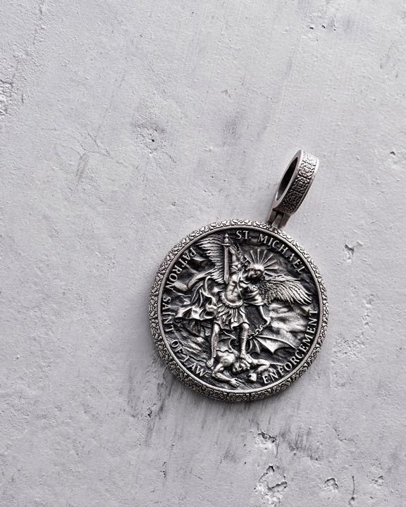 Srebrny wisiorek ST. ARCHANGEL MICHAEL. PRAYER