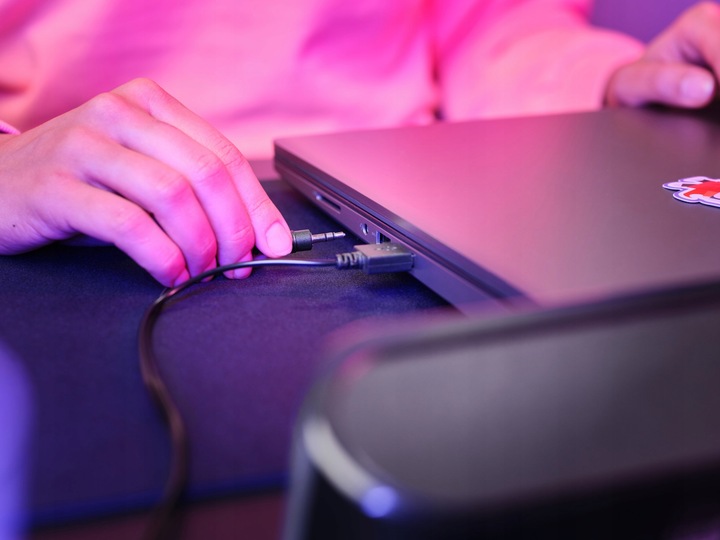 GŁOŚNIK SOUNDBAR KOMPUTEROWY PC RGB LED 12W GAMINGOWY STEREO