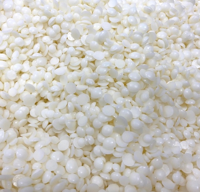 Wosk sojowy KeraSoy Pillar 4120 do świec wolnostojących pastylki 2 kg