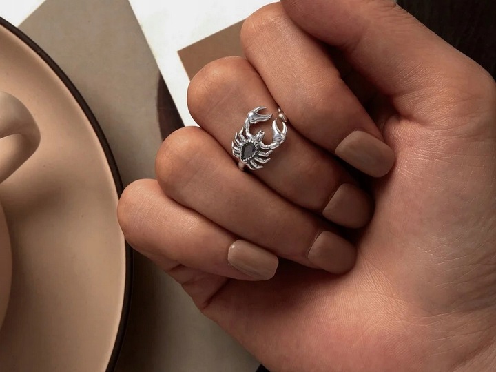 Srebrny pierścionek SKORPION cyrkonie regulowany s925 +pudełko